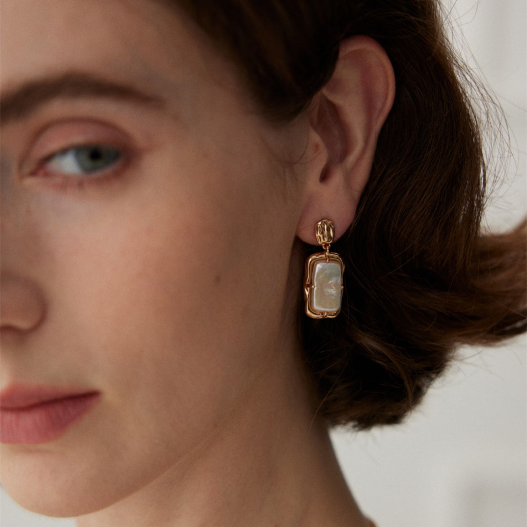 Vintage Drop Pearl Earrings Gold