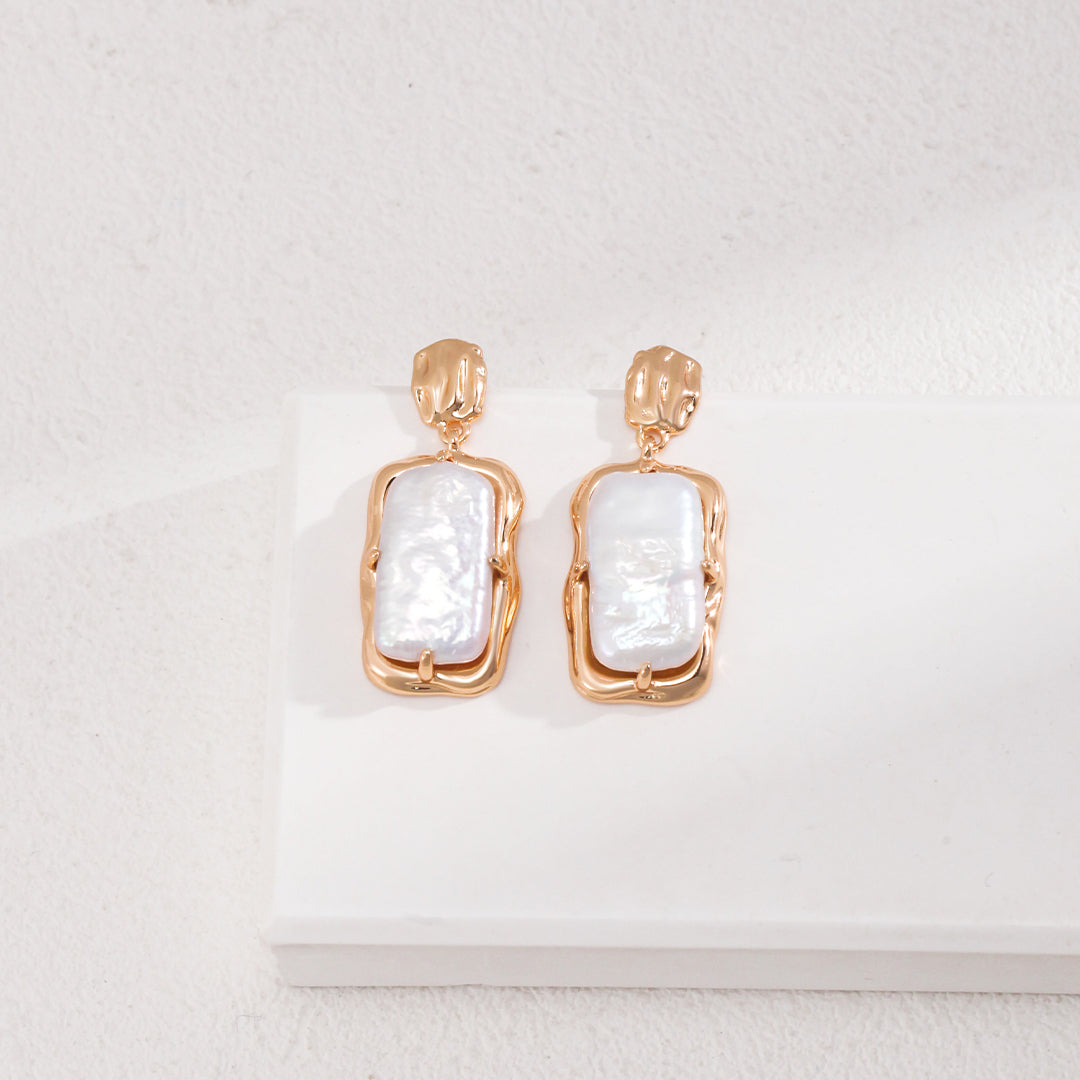 Vintage Drop Pearl Earrings Gold