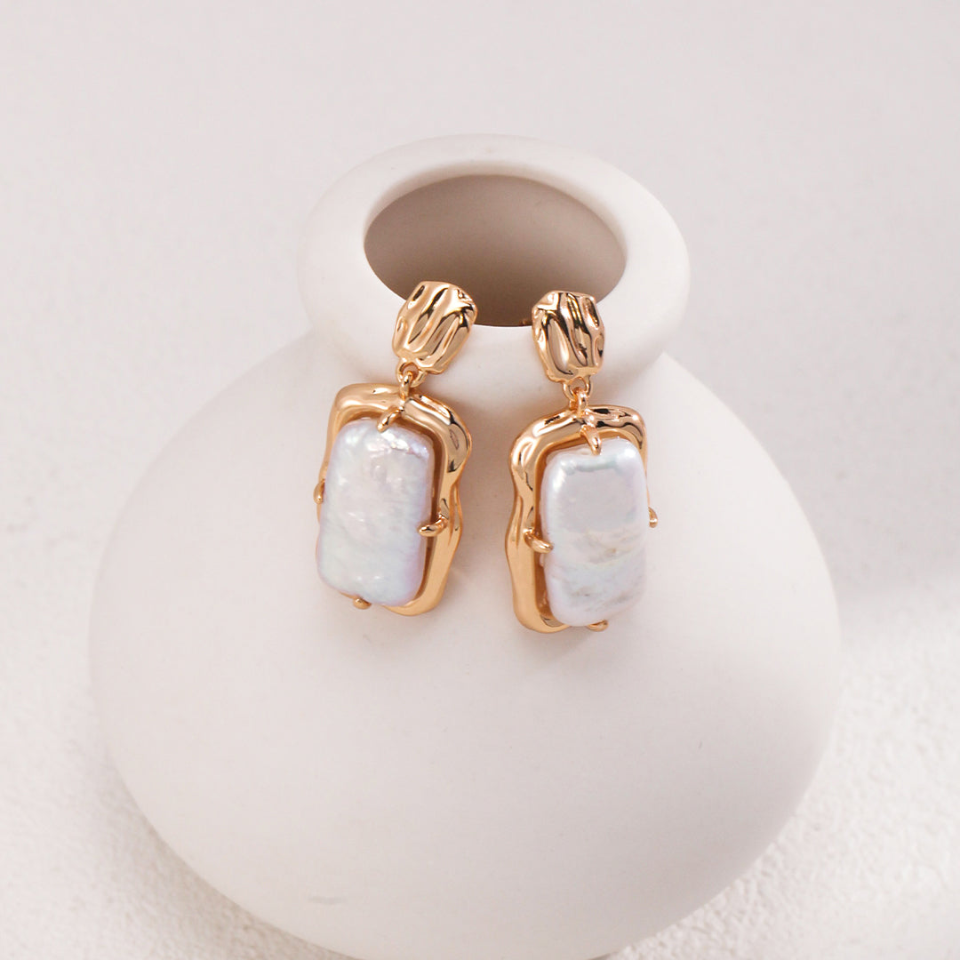 Vintage Drop Pearl Earrings Gold