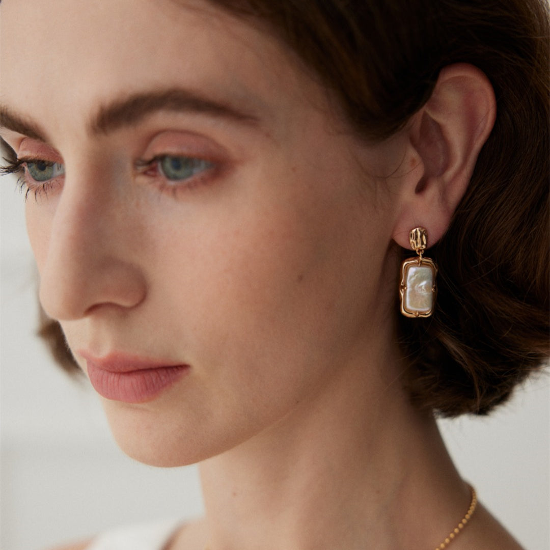 Vintage Drop Pearl Earrings Gold