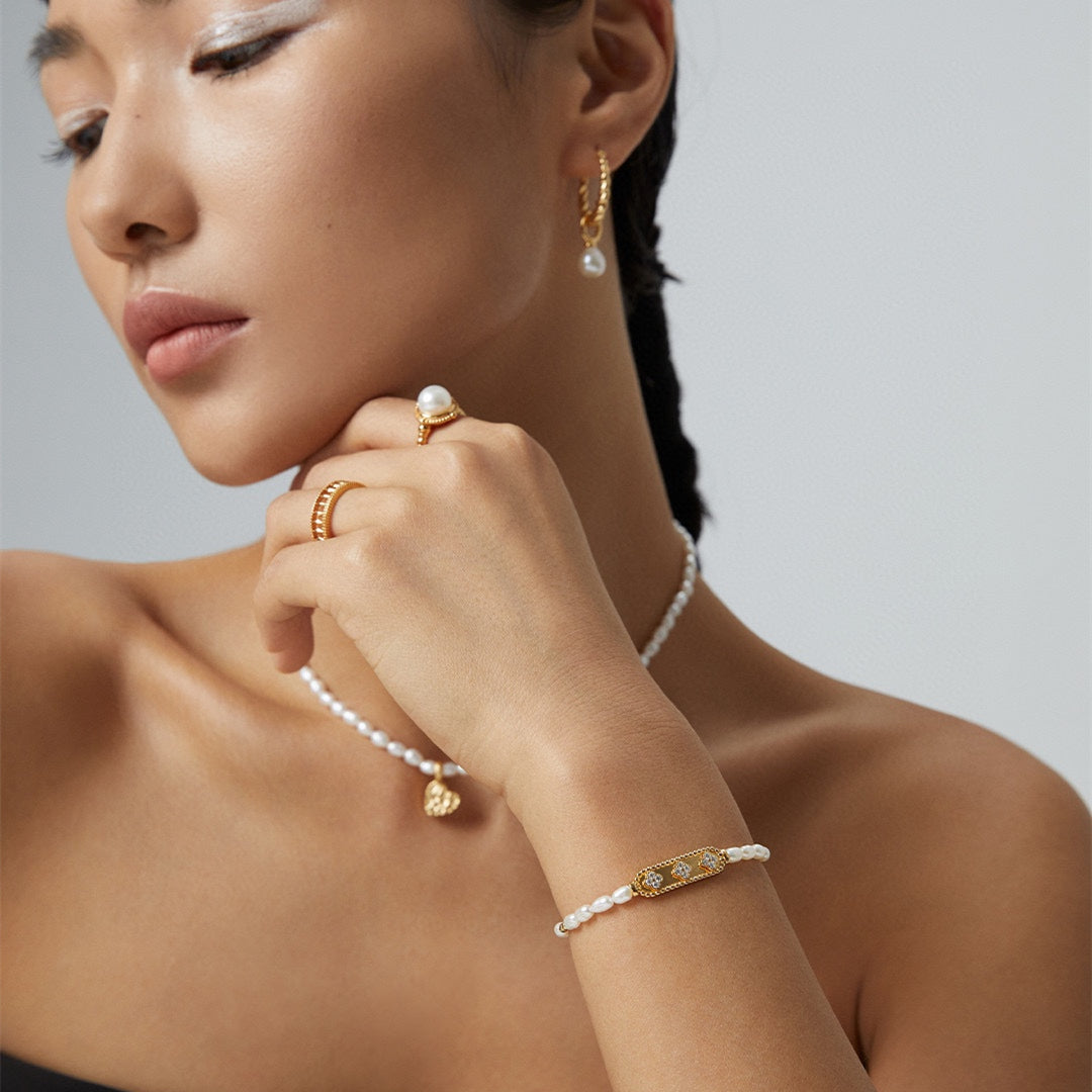 Gold Freshwater Pearl Bar Bracelet