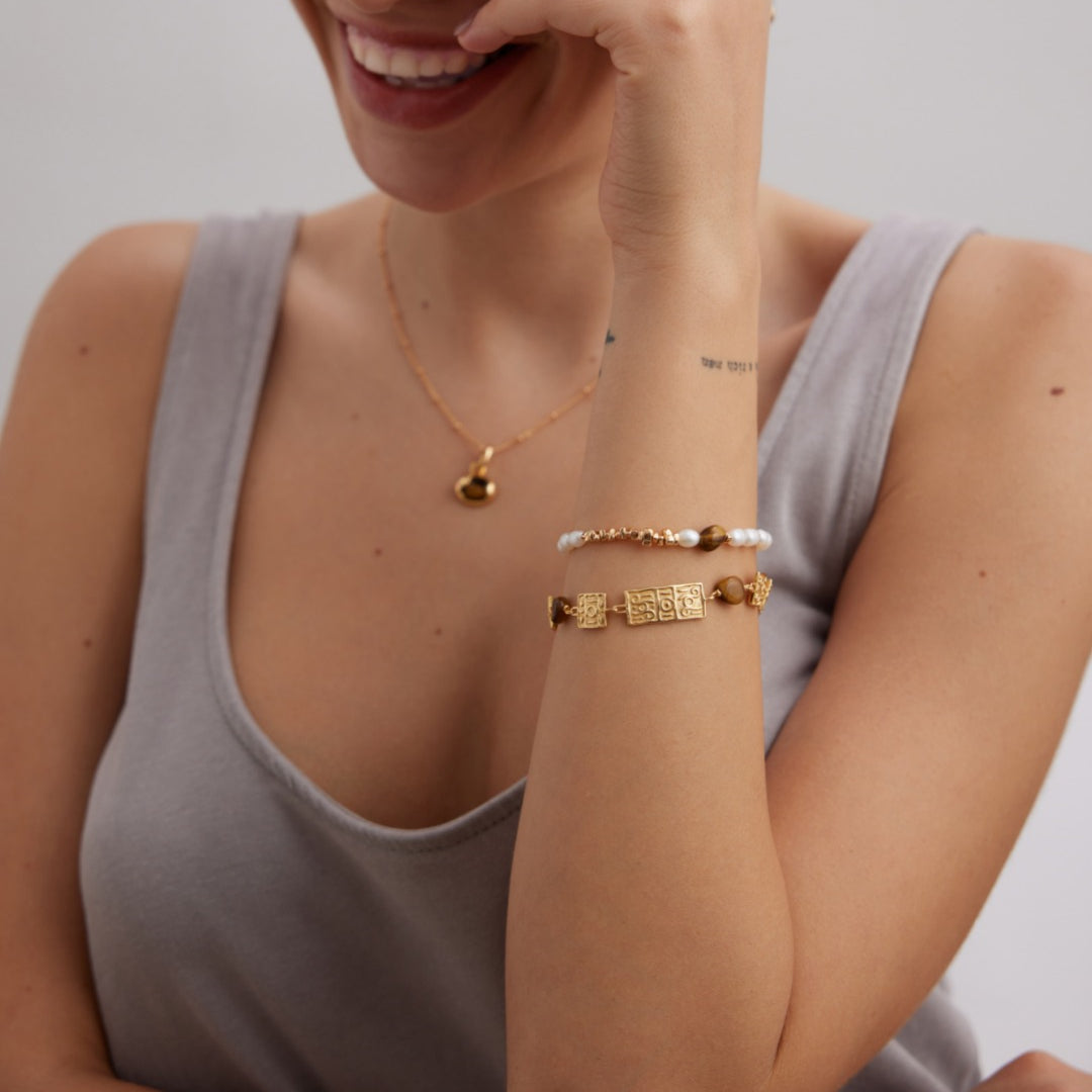 Freshwater Pearl Bracelet with Tiger Eye Stone