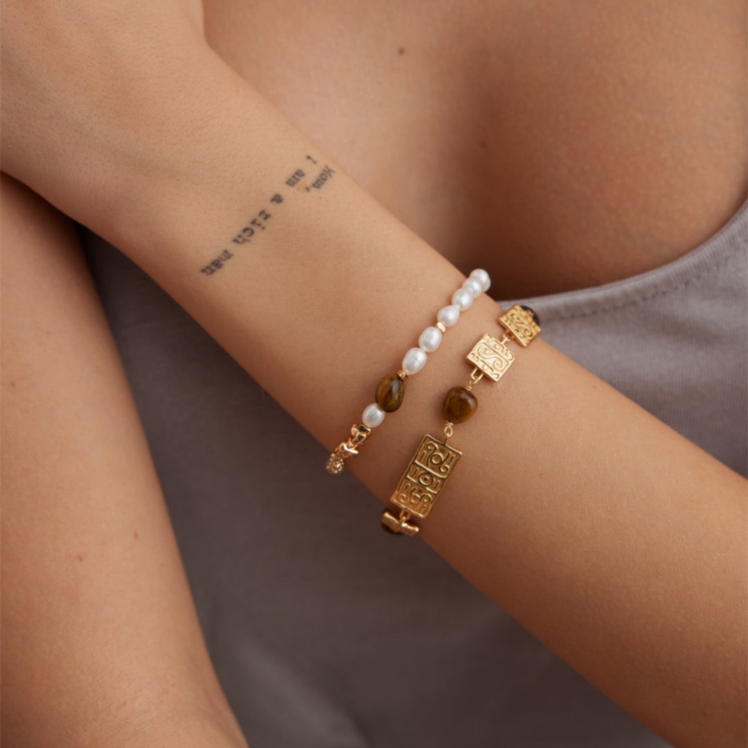 Freshwater Pearl Bracelet with Tiger Eye Stone